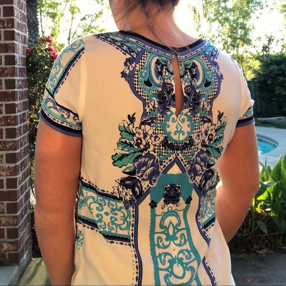 Beautiful pattern dress. - Picture 3 of 3